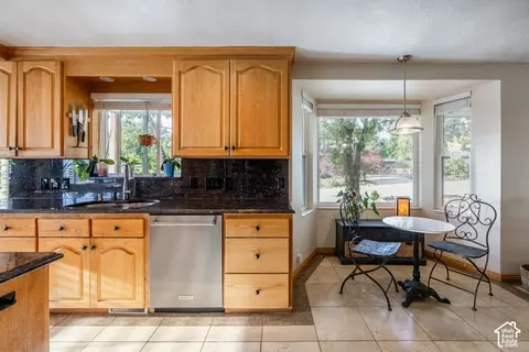 Kitchen - 3000 E Morgan Dr S, Holladay, UT 84124 photo 2 of 3