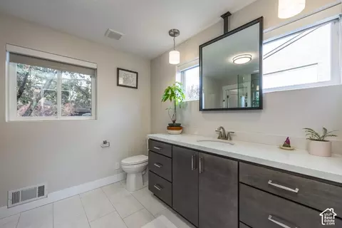 Bath - 3000 E Morgan Dr S, Holladay, UT 84124 photo 1 of 3