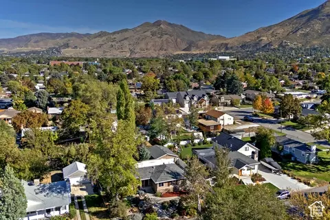 View/Area - 3043 E Morningside Dr, Holladay, UT 84124 photo 3 of 5