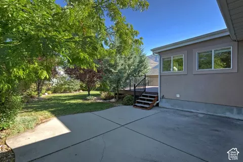 Exterior - 3043 E Morningside Dr, Holladay, UT 84124 photo 5 of 7