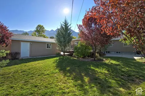 Exterior - 3043 E Morningside Dr, Holladay, UT 84124 photo 6 of 7