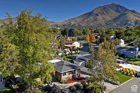 View/Area - 3043 E Morningside Dr, Holladay, UT 84124 photo 2 of 5