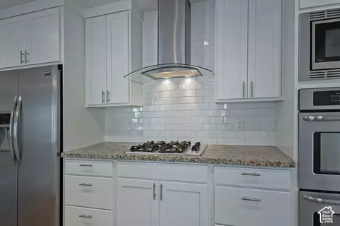 Kitchen - 3043 E Morningside Dr, Holladay, UT 84124 photo 2 of 6