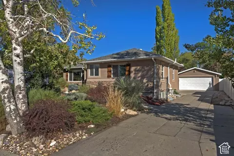 Exterior - 3043 E Morningside Dr, Holladay, UT 84124 photo 2 of 7
