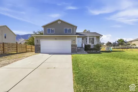 4015 S Panorama Dr W, Saratoga Springs, UT 84045