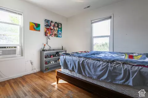 Bedroom - 5362 S Alpine Dr E, Murray, UT 84107 photo 2 of 5