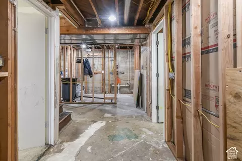 Entry Way - 5362 S Alpine Dr E, Murray, UT 84107 photo 1 of 1