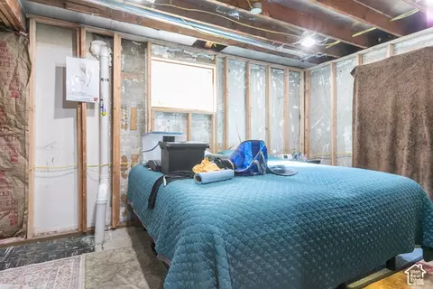 Bedroom - 5362 S Alpine Dr E, Murray, UT 84107 photo 4 of 5