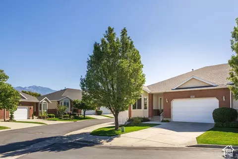 1651 W Peaceful Cir, South Jordan, UT 84095