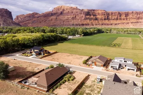 View/Area - 719 N Palisade Dr, Moab, UT 84532 photo 2 of 4
