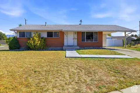 3911 W Ridgecrest Cir, Taylorsville, UT 84129