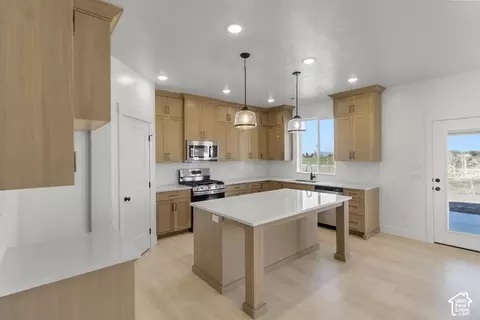 Kitchen - 1660 W Rivergate Dr, Logan, UT 84321 photo 2 of 4