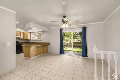 Living - 5577 S 100 E, Washington Terrace, UT 84405 photo 4 of 8