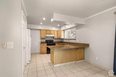 Kitchen - 5577 S 100 E, Washington Terrace, UT 84405 photo 1 of 5