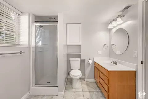 Bath - 5577 S 100 E, Washington Terrace, UT 84405 photo 3 of 3