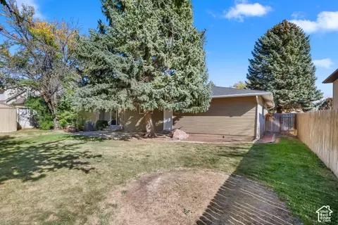 Exterior - 5577 S 100 E, Washington Terrace, UT 84405 photo 3 of 7