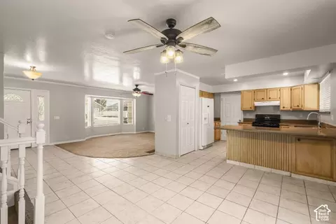 Living - 5577 S 100 E, Washington Terrace, UT 84405 photo 5 of 8