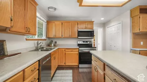 Kitchen - 403 E 426 N, Alpine, UT 84004 photo 3 of 3