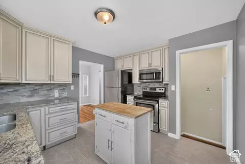 Kitchen - 3158 S 650 W, Bountiful, UT 84010 photo 3 of 3