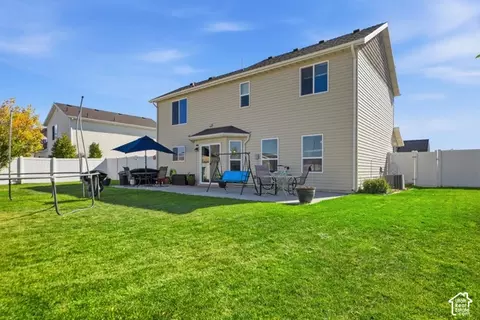 Exterior - 80 W Cedar Ln, Preston, ID 83263 photo 3 of 8