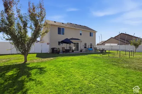 Exterior - 80 W Cedar Ln, Preston, ID 83263 photo 4 of 8
