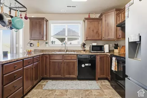 Kitchen - 80 W Cedar Ln, Preston, ID 83263 photo 1 of 2