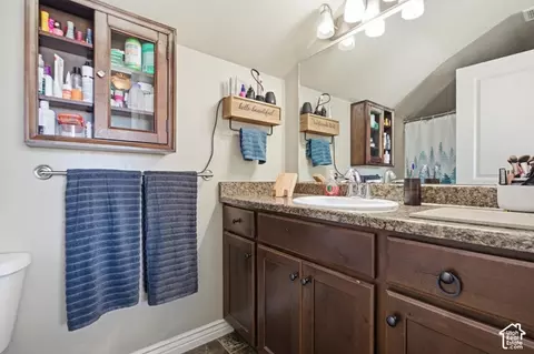 Bath - 80 W Cedar Ln, Preston, ID 83263 photo 1 of 2
