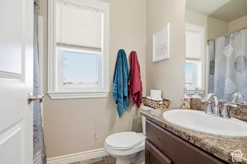 Bath - 80 W Cedar Ln, Preston, ID 83263 photo 2 of 2