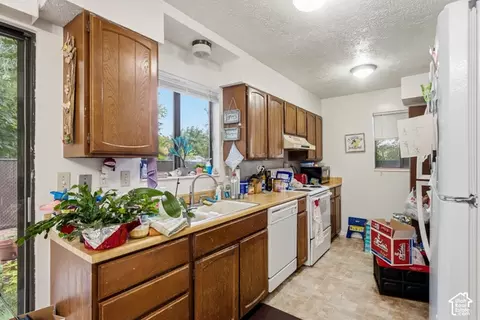 Kitchen - 3602 S 2300 E, Millcreek, UT 84109 photo 1 of 2