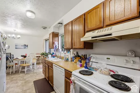 Kitchen - 3602 S 2300 E, Millcreek, UT 84109 photo 2 of 2