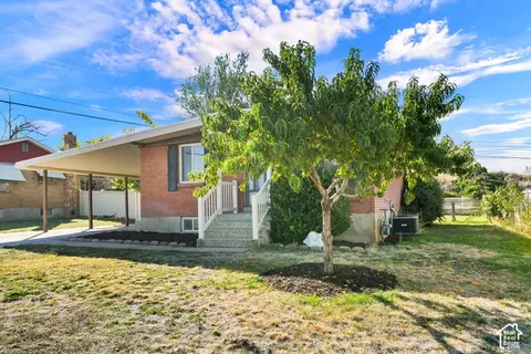 Exterior - 2483 W 4975 St S, Roy, UT 84067 photo 1 of 2