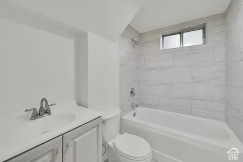 Bath - 2483 W 4975 St S, Roy, UT 84067 photo 2 of 2