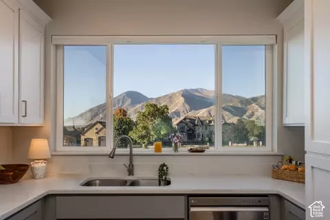 Kitchen - 1354 S 800 E, Mapleton, UT 84664 photo 8 of 8