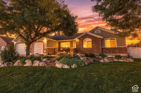 12171 S Margaret Rose Dr, Riverton, UT 84065
