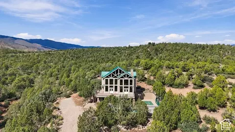 2059 E 1900 S, New Harmony, UT 84757