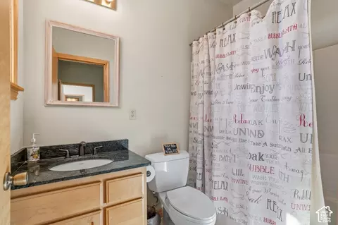 Bath - 2059 E 1900 S, New Harmony, UT 84757 photo 6 of 9