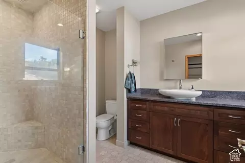 Bath - 2059 E 1900 S, New Harmony, UT 84757 photo 2 of 9