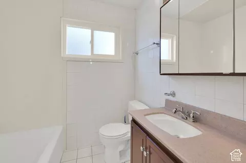 Bath - 4193 S 1865 E, Holladay, UT 84124 photo 2 of 4