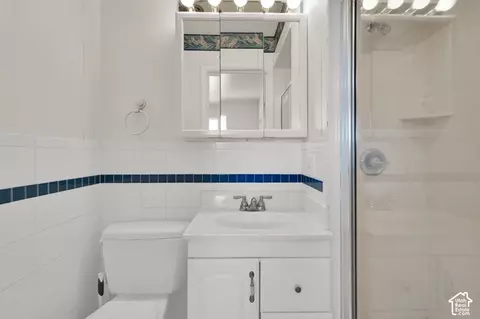 Bath - 4193 S 1865 E, Holladay, UT 84124 photo 1 of 4