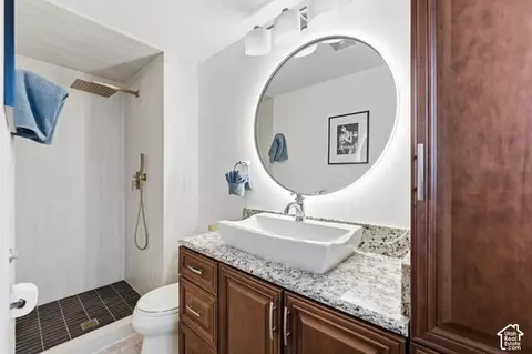 Bath - 960 E Sagehill Dr, Holladay, UT 84124 photo 2 of 4