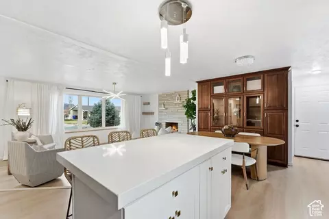 Kitchen - 960 E Sagehill Dr, Holladay, UT 84124 photo 1 of 2