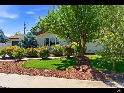 Exterior - 960 E Sagehill Dr, Holladay, UT 84124 photo 4 of 11