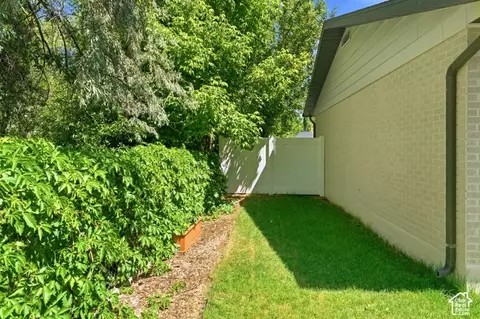 Exterior - 960 E Sagehill Dr, Holladay, UT 84124 photo 11 of 11