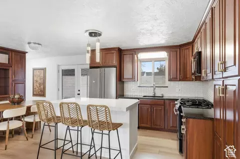 Kitchen - 960 E Sagehill Dr, Holladay, UT 84124 photo 2 of 2