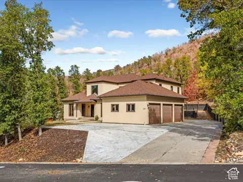 422 S Maryfield Dr, Salt Lake City, UT 84108
