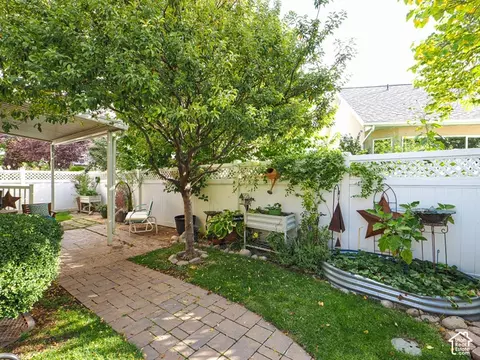 Exterior - 557 E Villager Ln, Midvale, UT 84047 photo 6 of 13
