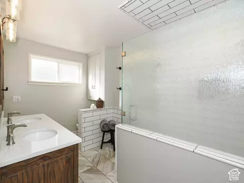 Bath - 557 E Villager Ln, Midvale, UT 84047 photo 4 of 5