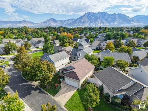 View/Area - 557 E Villager Ln, Midvale, UT 84047 photo 2 of 16