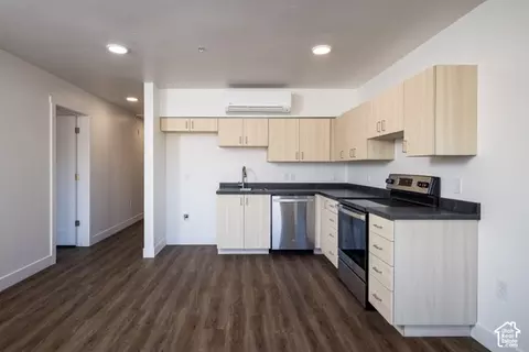 Kitchen - 443 W Kane Creek Blvd #A105, Moab, UT 84532 photo 1 of 2