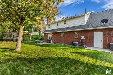 Exterior - 1073 E Pineridge Rd, Sandy, UT 84093 photo 7 of 7